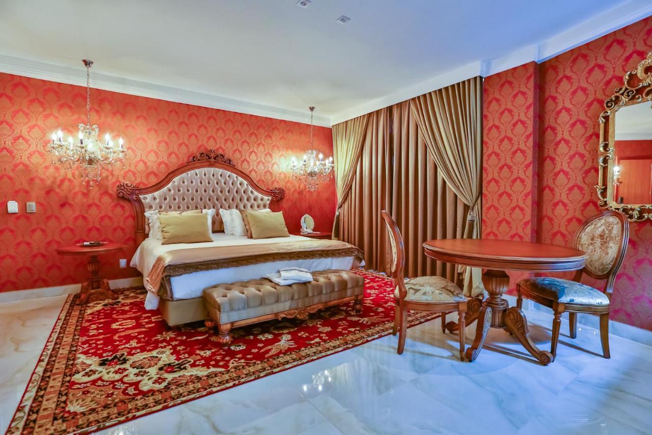 Golden Lis Hotel Boutique Goiânia Kültér fotó A bedroom at the hotel