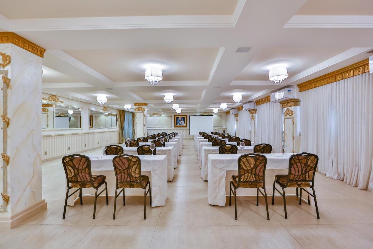 Golden Lis Hotel Boutique Goiânia Kültér fotó The conference room