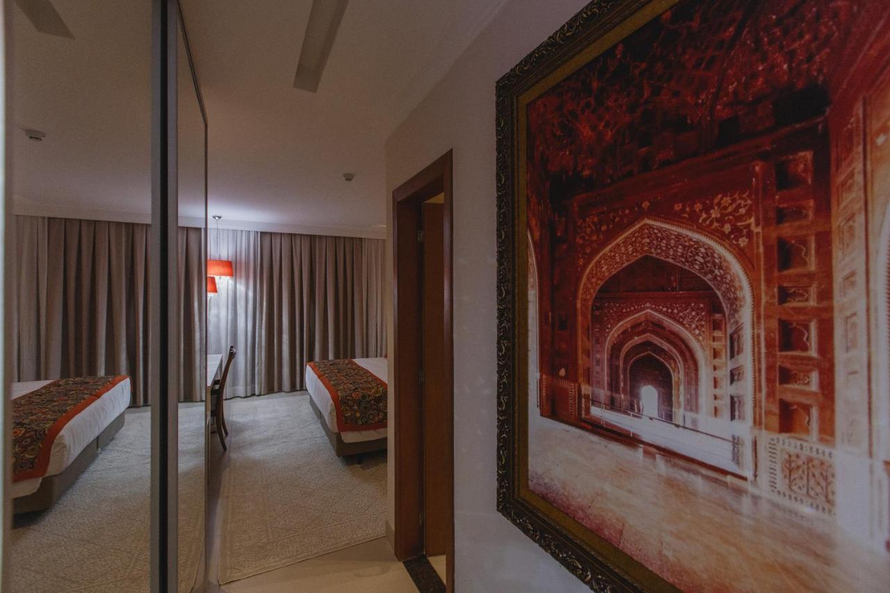 Golden Lis Hotel Boutique Goiânia Kültér fotó A room at the Taj Bengal