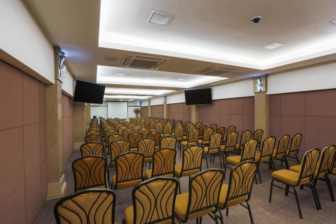 Golden Lis Hotel Boutique Goiânia Kültér fotó A meeting room