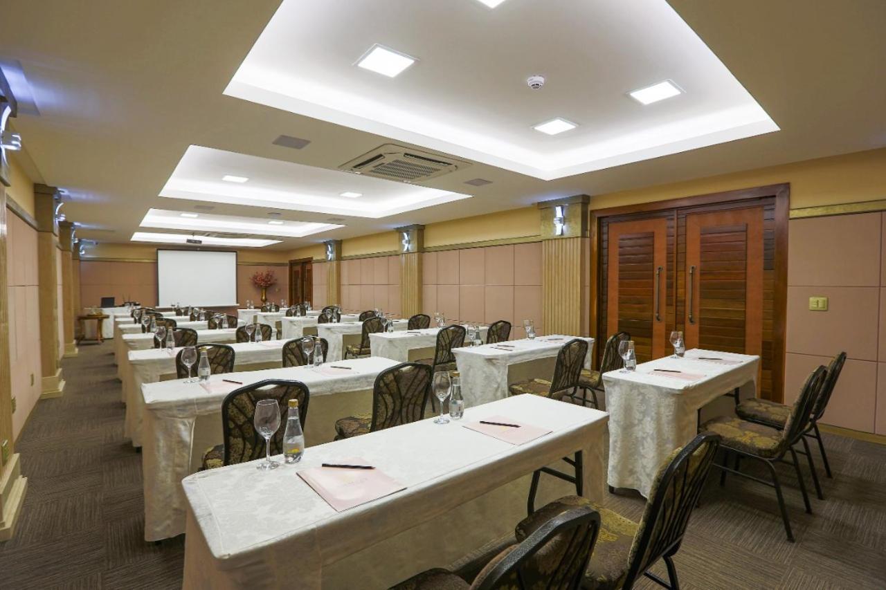 Golden Lis Hotel Boutique Goiânia Kültér fotó Meeting room